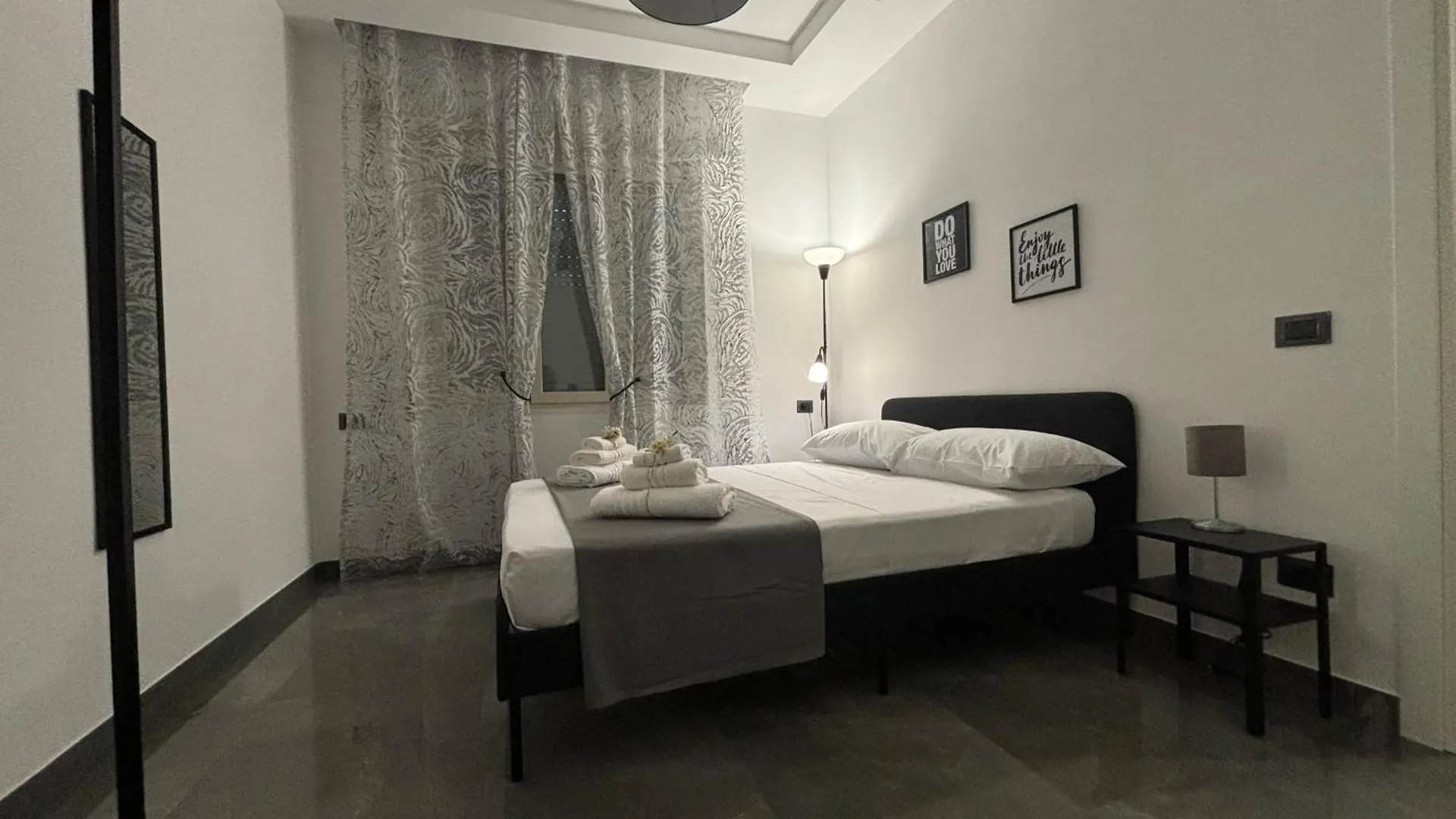 Louis Helen Apartment Naples